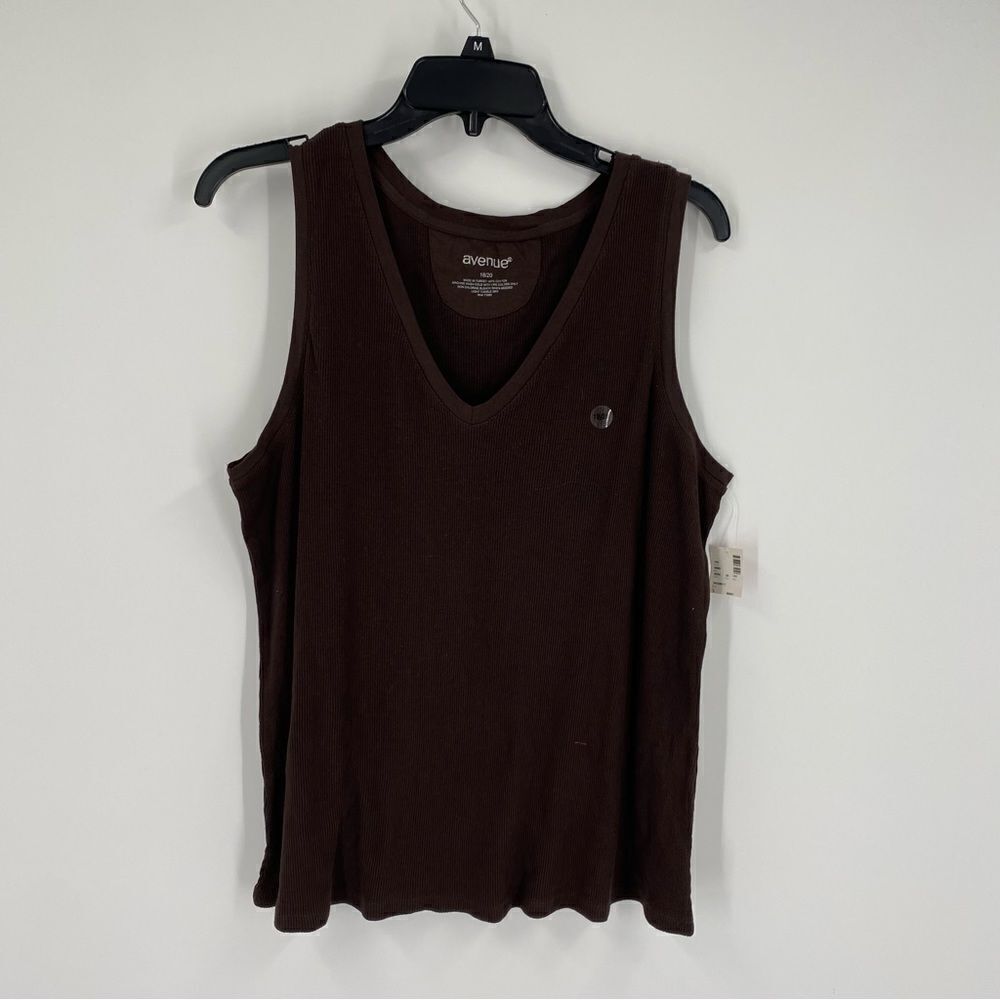 Avenue Women’s V Neck Sleeveless Ribbed Knit Top Brown size 18/20